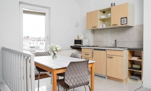 Kleine Küchenzeile im Apartment